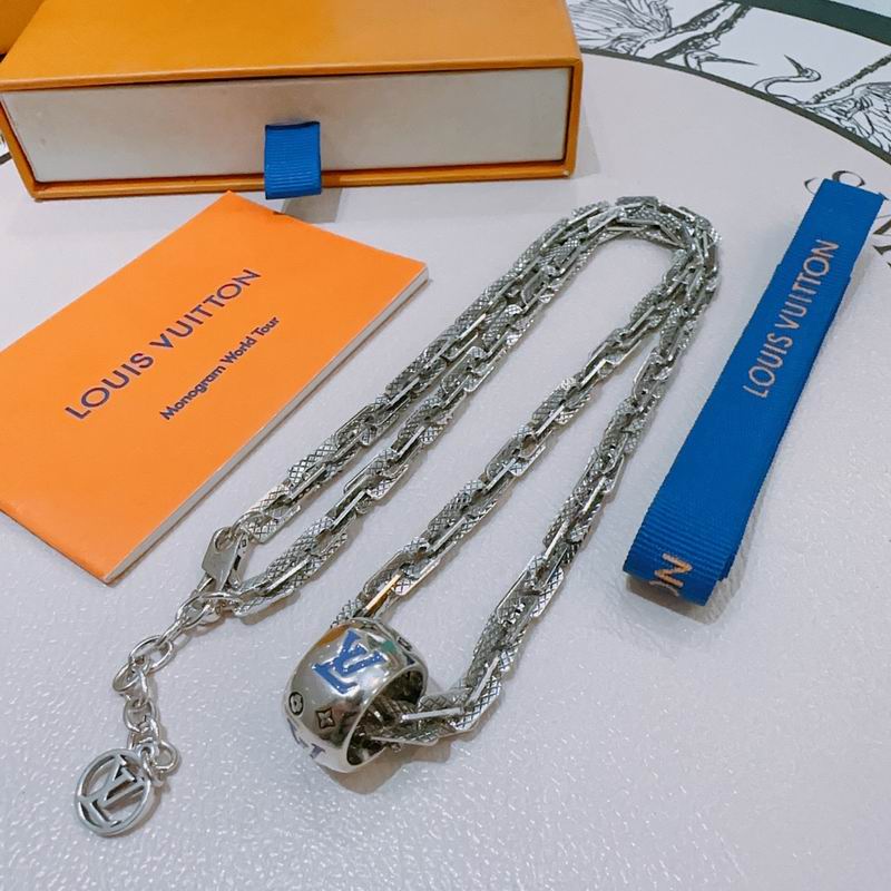 LV Necklace 04yxh22